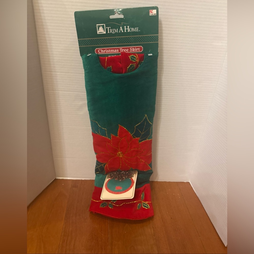 VTG Kmart Trim A Home Poinsettia  Christmas Tree Skirt 44 Inches NWT